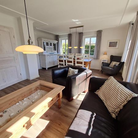 Ferienhaus Ellen, Eg Whg Utersum Bagian luar foto
