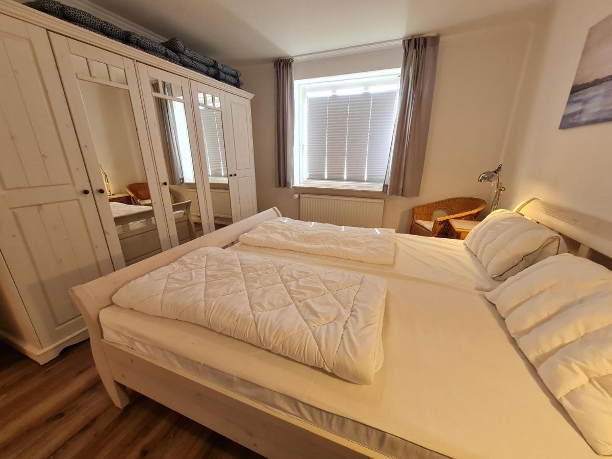 Ferienhaus Ellen, Eg Whg Utersum Bagian luar foto